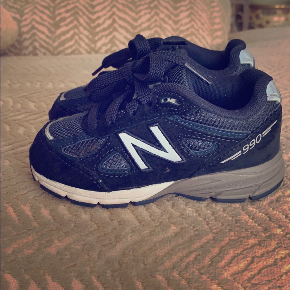 New Balance 990